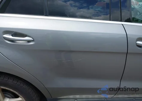 2013 Mercedes-Benz Ml 550 4Matic z USA, uszkodzony, nr VIN 4JGDA7DBXDA195653